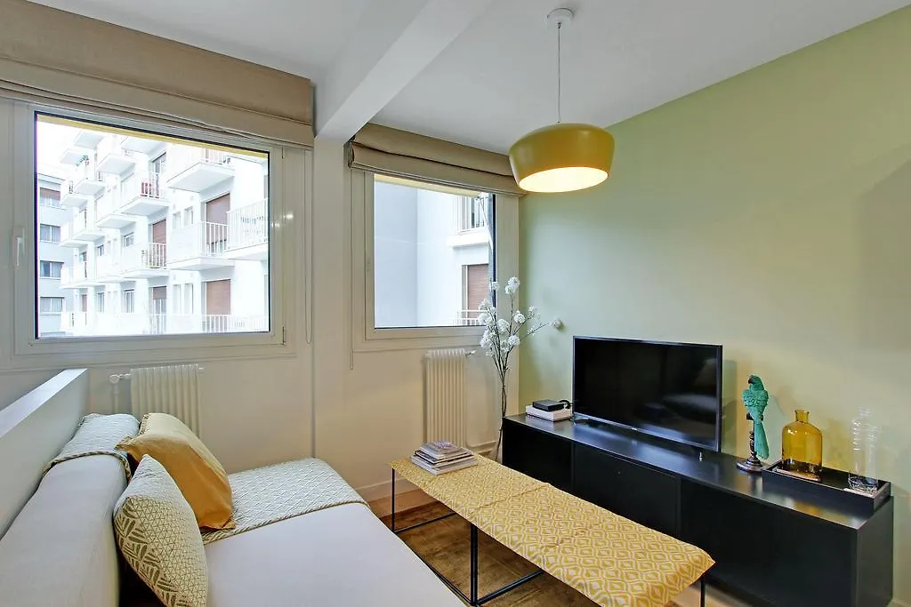 Pick A Flat's In Eiffel Tower- Boulevard De Grenelle