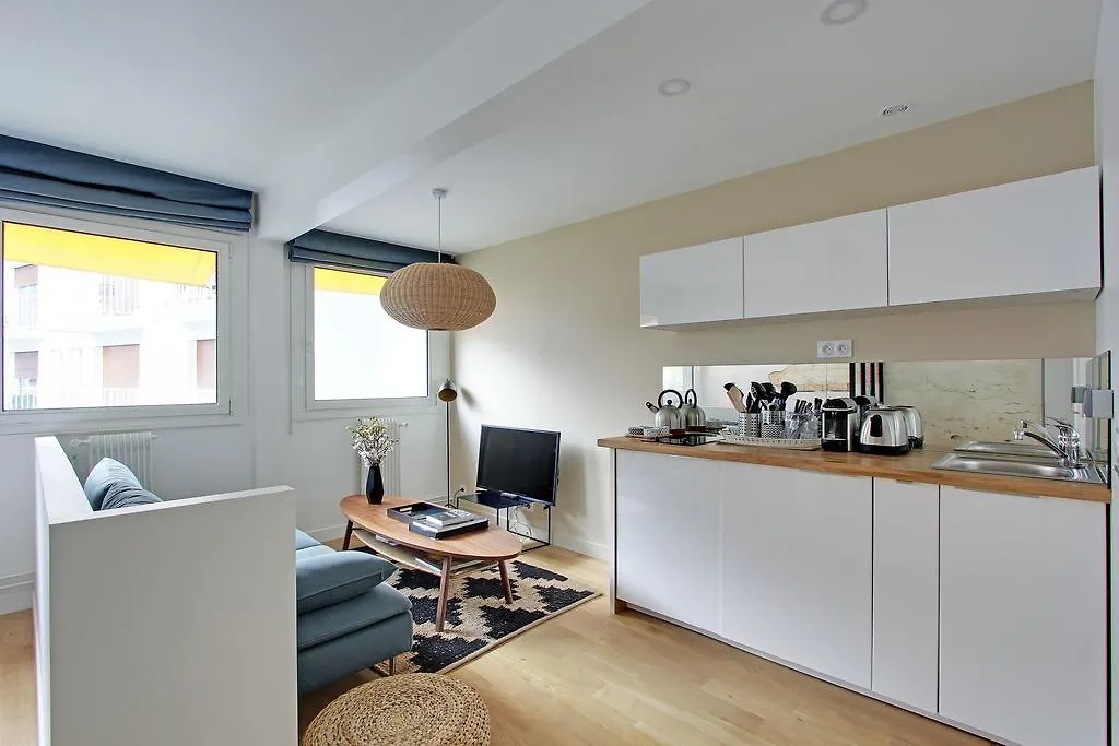 Pick A Flat's In Eiffel Tower- Boulevard De Grenelle Apartment *